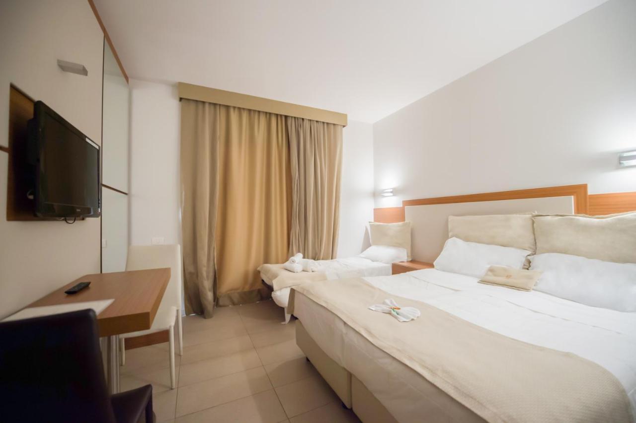 Main Palace Hotel ロッカルメーラ エクステリア 写真
